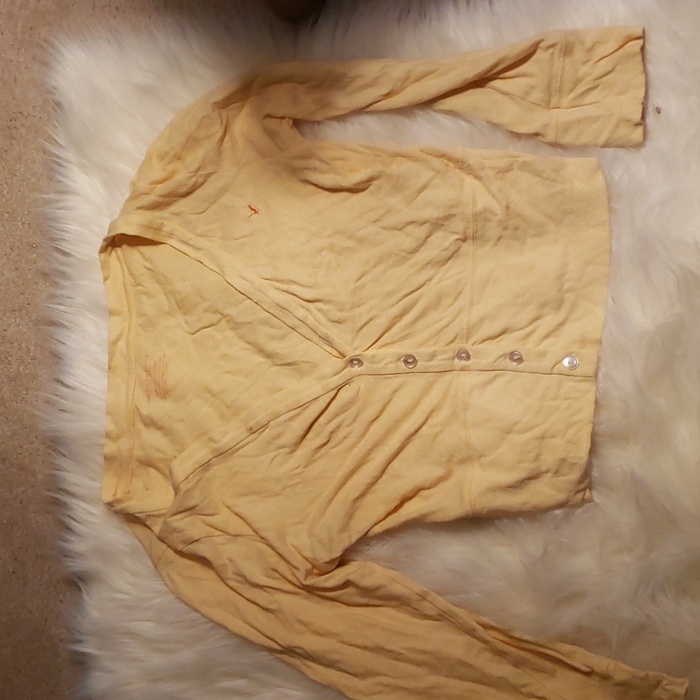 American Eagle Pale Yellow Cropped Shirt